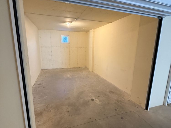 Дава се под наем Гараж / Паркомясто в Стара Загора, Три чучура - център - 20 кв.м за 76.5 € - Снимка #1