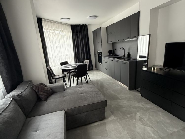 Дава се под наем Двустаен апартамент в Свиленград - 65 кв.м за 1000 € - Снимка #1