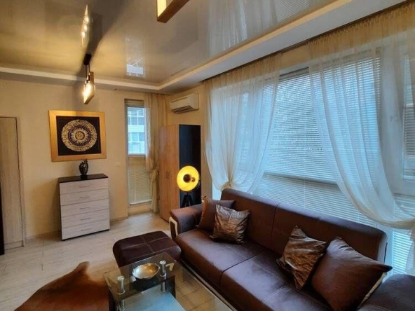 Дава се под наем Двустаен апартамент в Бургас, Зорница - 60 кв.м за 612 € - Снимка #1