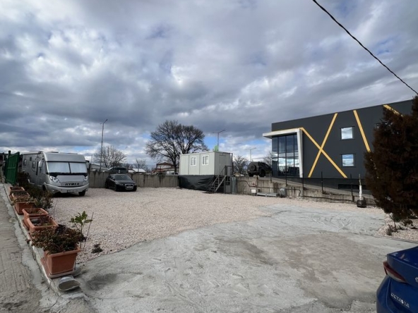 Дава се под наем Гараж / Паркомясто в Хасково, Промишлена зона - Изток - 1000 кв.м за 280.5 € - Снимка #1