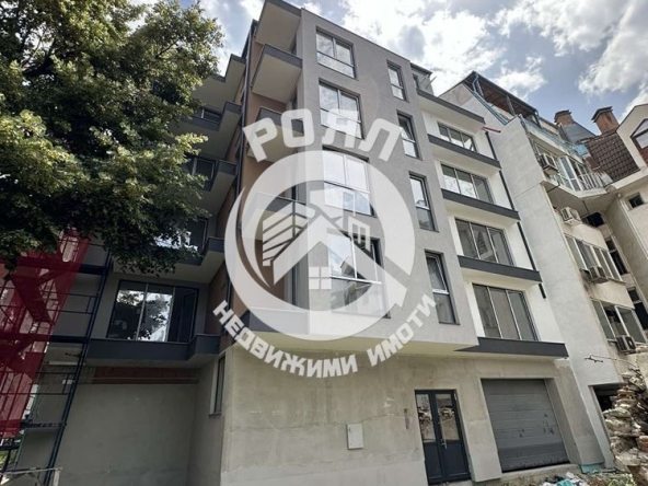 Двустаен апартамент в Пловдив, Кършияка - 69 кв.м за 1498 €/кв.м - Снимка #1