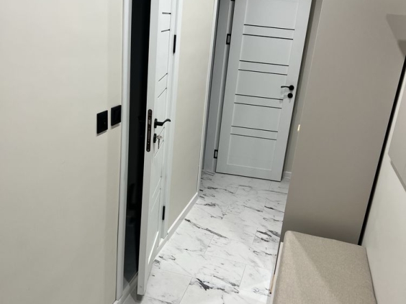 Дава се под наем Двустаен апартамент в Бургас, Сарафово - 60 кв.м за 714 € - Снимка #1