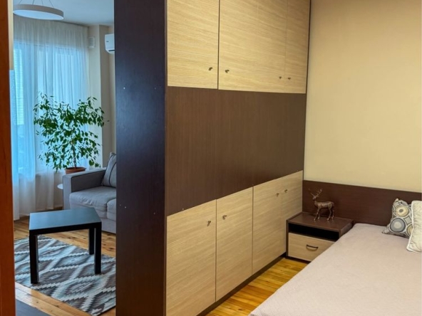 Двустаен апартамент в София, Света Троица - 50 кв.м за 11 €/кв.м - Снимка #1