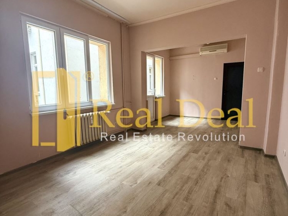 Дава се под наем Офис в София, Център - 80 кв.м за 550 € - Снимка #1