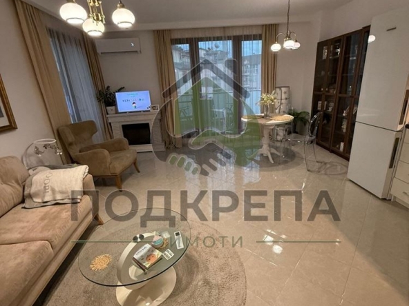 Дава се под наем Двустаен апартамент в Пловдив, Център - 75 кв.м за 561 € - Снимка #1