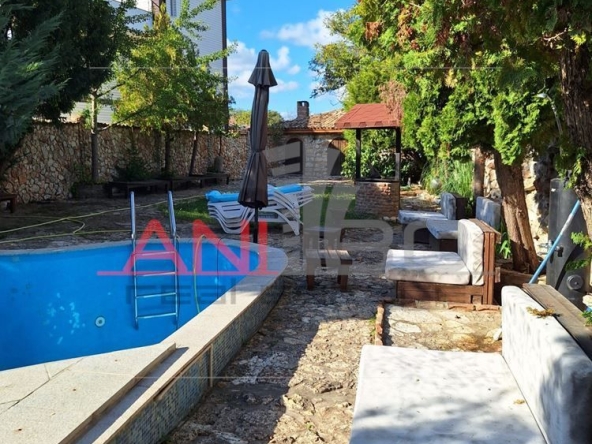 Къща в Варна, Галата - 660 кв.м за 1288 €/кв.м - Снимка #1