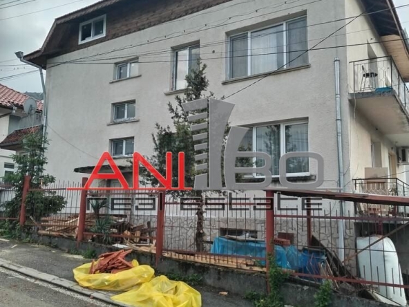 Къща в Етрополе - 162 кв.м за 667 €/кв.м - Снимка #1