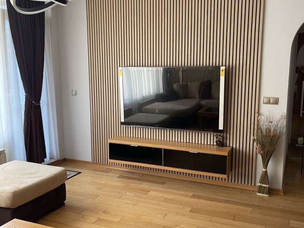 Дава се под наем Тристаен апартамент в София, Градина - 130 кв.м за 990 € - Снимка #1