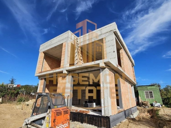 Къща в Варна, м-т Боровец - юг - 190 кв.м за 1309 €/кв.м - Снимка #1