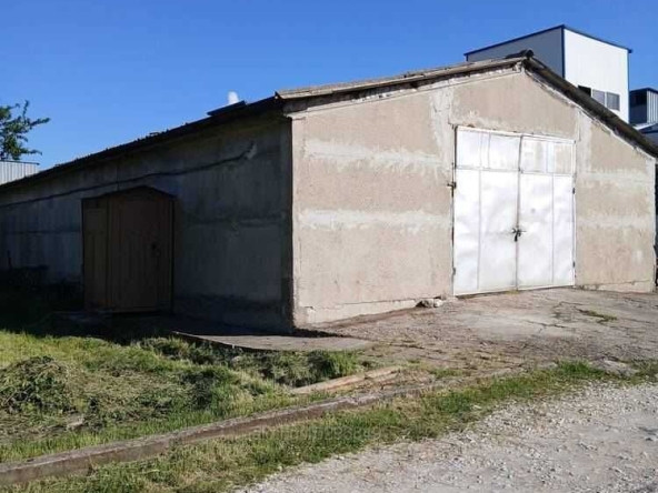 Дава се под наем Склад в Асеновград - 240 кв.м за 459 € - Снимка #1