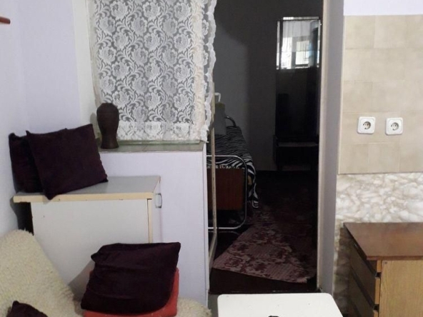 Дава се под наем Етаж от къща в София, Левски В - 50 кв.м за 435 € - Снимка #1