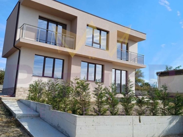 Къща в Варна, м-т Боровец - юг - 181 кв.м за 1750 €/кв.м - Снимка #1