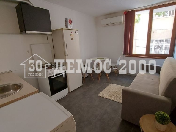 Дава се под наем Тристаен апартамент в Варна, Зимно кино Тракия - 60 кв.м за 357 € - Снимка #1