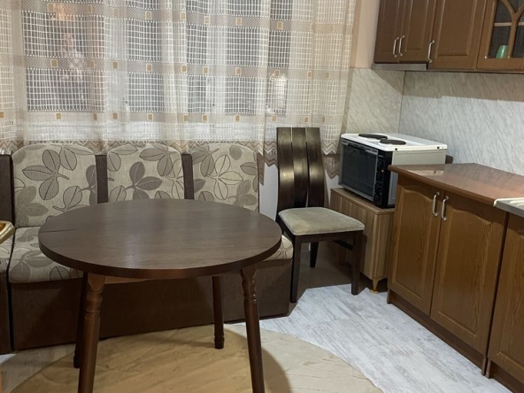 Дава се под наем Двустаен апартамент в Плевен, Идеален център - 50 кв.м за 265.2 € - Снимка #1