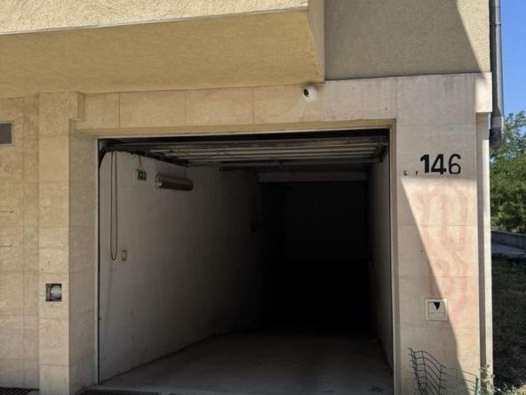 Дава се под наем Гараж / Паркомясто в София, 7-ми 11-ти километър - 35 кв.м за 142.8 € - Снимка #1