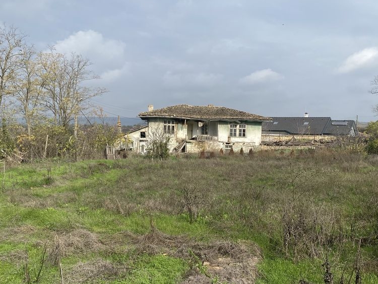 Къща в Варна, Христо Ботев - 100 кв.м за 350 €/кв.м - Снимка #1