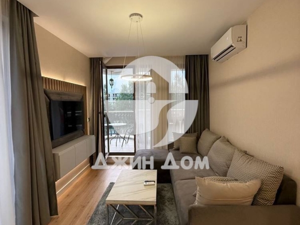 Двустаен апартамент в к.к. Слънчев бряг - 60 кв.м за 2150 €/кв.м - Снимка #1