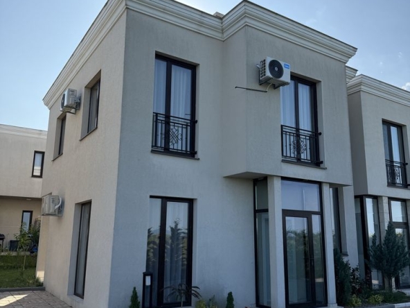 Дава се под наем Къща в Бургас, Сарафово - 116 кв.м за 1200 € - Снимка #1