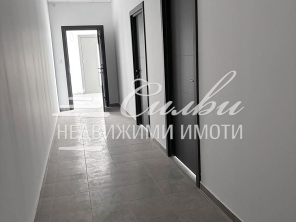 Дава се под наем Склад в Шумен, Добруджански - 935 кв.м за 4291.65 € - Снимка #1