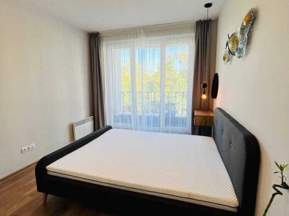Дава се под наем Двустаен апартамент в София, Хладилника - 70 кв.м за 494.7 € - Снимка #1