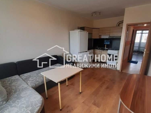 Дава се под наем Тристаен апартамент в Търговище, Център - 75 кв.м за 280.5 € - Снимка #1