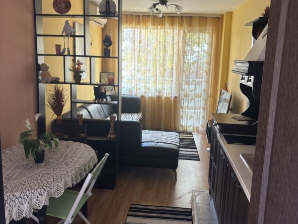 Дава се под наем Двустаен апартамент в Бургас, Сарафово - 50 кв.м за 357 € - Снимка #1