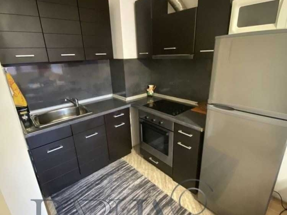 Дава се под наем Двустаен апартамент в Варна, Център - 65 кв.м за 436 € - Снимка #1