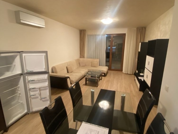 Дава се под наем Двустаен апартамент в Варна, м-т Траката - 88 кв.м за 561 € - Снимка #1