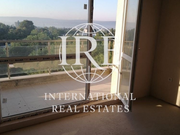 Тристаен апартамент в Варна, Младост 2 - 90 кв.м за 2156 €/кв.м - Снимка #1