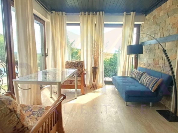 Къща в с. Кошарица, Област Бургас - 148 кв.м за 1953 €/кв.м - Снимка #1