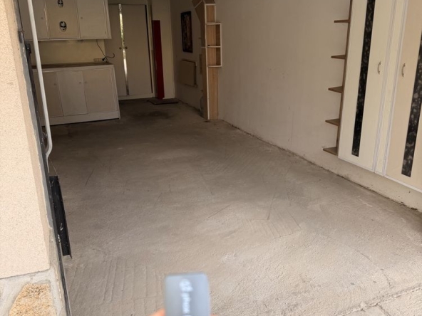 Дава се под наем Гараж / Паркомясто в Пазарджик, Устрем - 23 кв.м за 127.5 € - Снимка #1