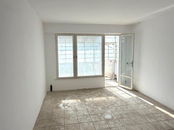 Магазин в Търговище, Запад 3 - 36 кв.м за 1134 €/кв.м - Снимка #1