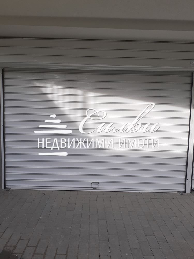 Гараж / Паркомясто в Шумен, 5-ти полк - 13 кв.м за 1569 €/кв.м - Снимка #1