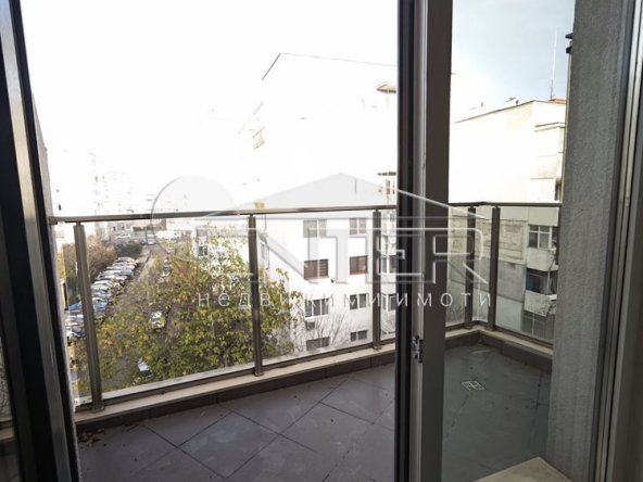 Тристаен апартамент в Варна, Лятно кино Тракия - 101 кв.м за 2525 €/кв.м - Снимка #1