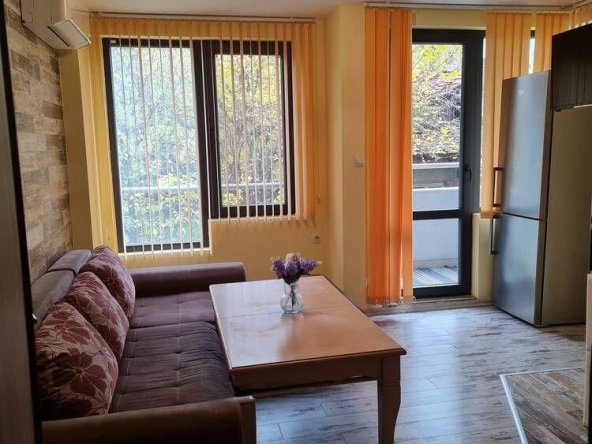 Дава се под наем Тристаен апартамент в Пловдив, Южен - 82 кв.м за 459 € - Снимка #1