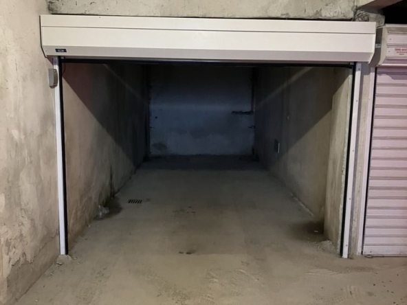 Дава се под наем Гараж / Паркомясто в София, Овча купел 1 - 18 кв.м за 130 € - Снимка #1