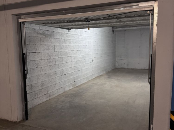 Дава се под наем Гараж / Паркомясто в Пловдив, Южен - 32 кв.м за 127.5 € - Снимка #1