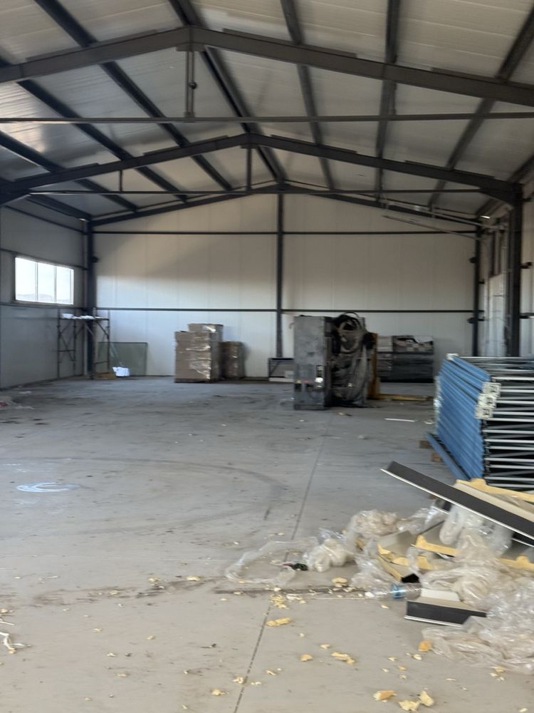 Промишлена сграда в Костинброд - 1000 кв.м за 120 €/кв.м - Снимка #1