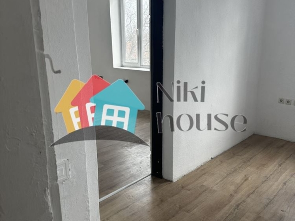 Дава се под наем Офис в Варна, Галата - 230 кв.м за 1300 € - Снимка #1