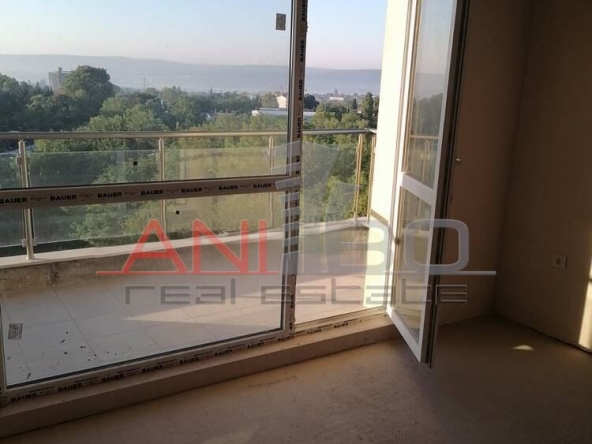 Тристаен апартамент в Варна, Младост 2 - 91 кв.м за 2374 €/кв.м - Снимка #1