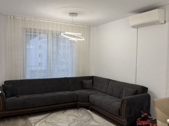 Дава се под наем Двустаен апартамент в Шумен, Военно училище - 70 кв.м за 382.5 € - Снимка #1