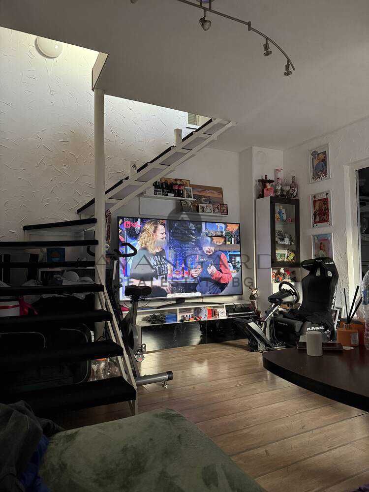 Тристаен апартамент в Пловдив, Кършияка - 150 кв.м за 1800 €/кв.м - Снимка #1