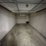 Дава се под наем Гараж / Паркомясто в София, Хладилника - 20 кв.м за 150 € - Снимка #1