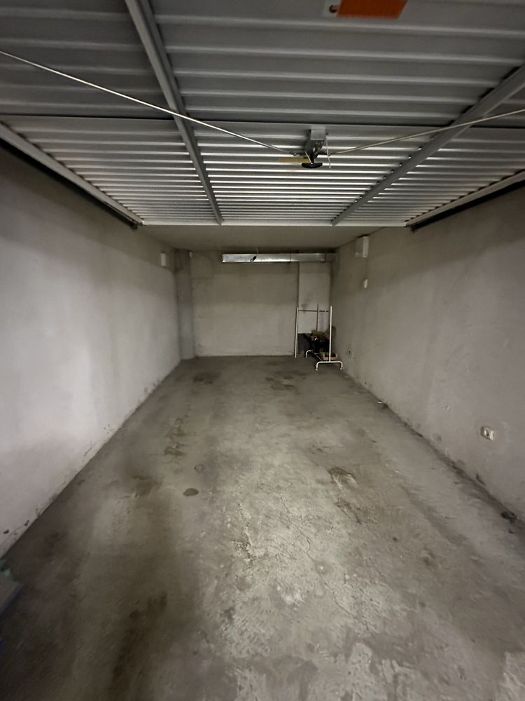 Дава се под наем Гараж / Паркомясто в София, Хладилника - 20 кв.м за 150 € - Снимка #1