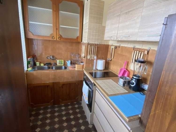 Дава се под наем Тристаен апартамент в Варна, Център - 100 кв.м за 612 € - Снимка #1