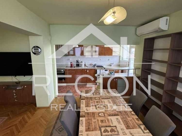 Дава се под наем Тристаен апартамент в Варна, Център - 130 кв.м за 800 € - Снимка #1