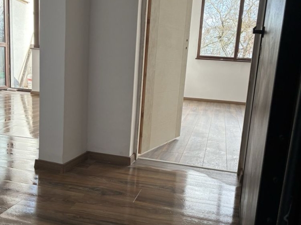 Двустаен апартамент в Добрич, Свети Георги - 68 кв.м за 1200 €/кв.м - Снимка #1