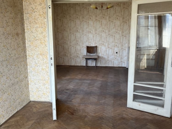 Четиристаен апартамент в Варна, Базар Левски - 98 кв.м за 1776 €/кв.м - Снимка #1