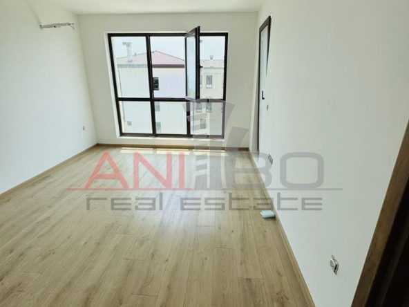 Тристаен апартамент в Варна, Бриз - 97 кв.м за 1315 €/кв.м - Снимка #1