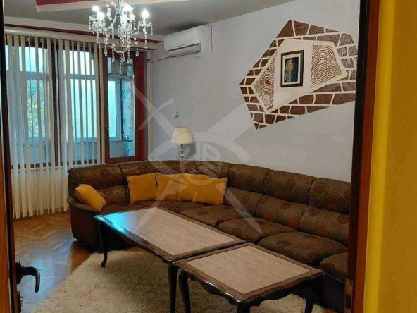 Дава се под наем Тристаен апартамент в Пловдив, Мараша - 93 кв.м за 648.21 € - Снимка #1